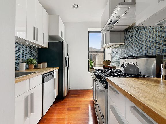 5th image of 296 Sterling Pl APT 12