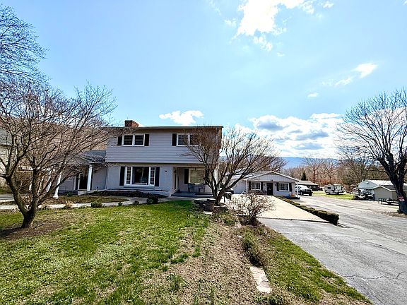 2nd image of 1307 E Dolly Ann Dr