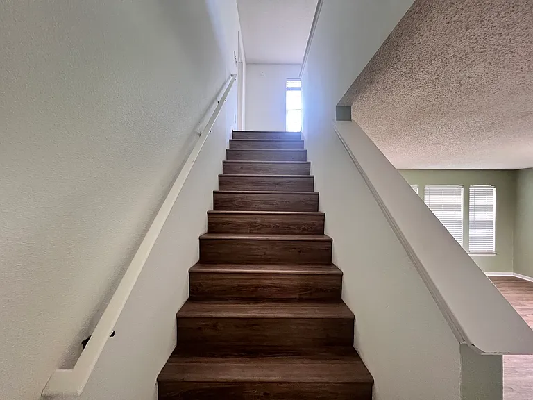 10400 Hickory Hill Dr — Photo 14