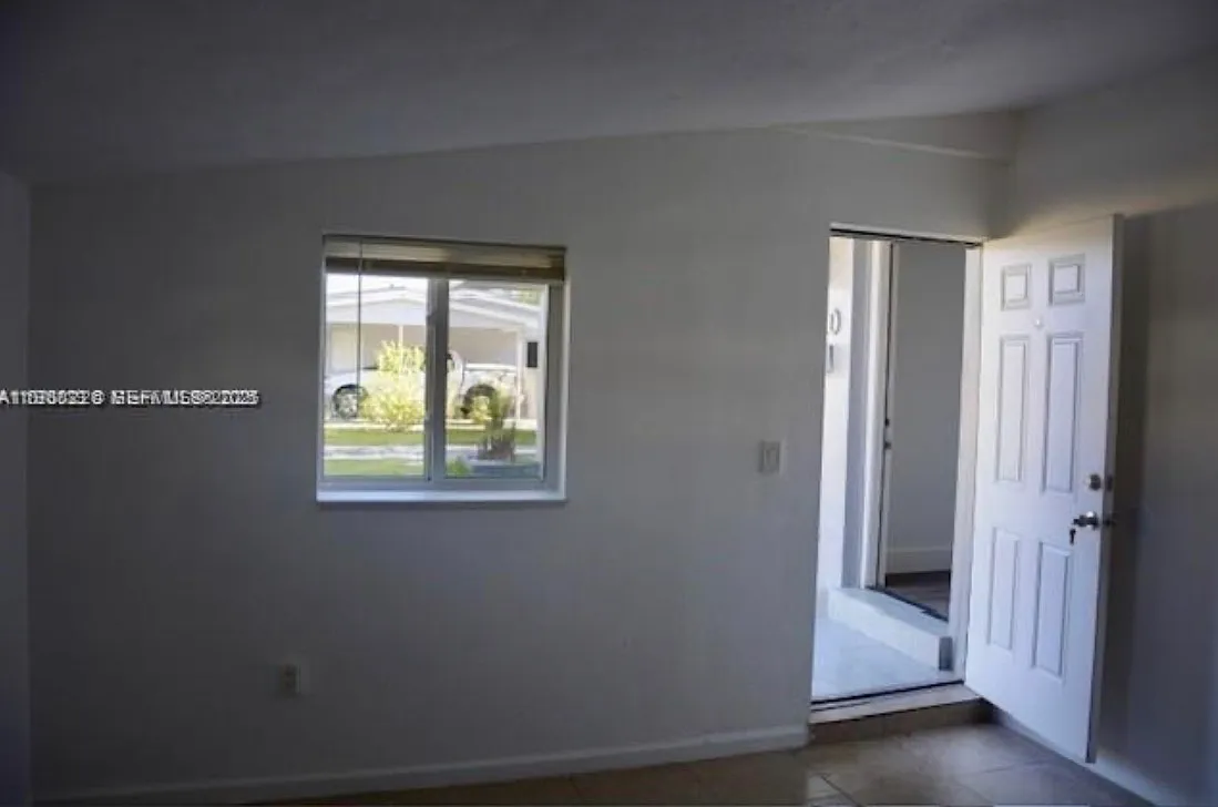 Studio, 793 sqft, $1,200 — Photo 3