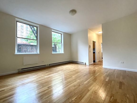 3rd image of 46 W 73rd St APT 5C
