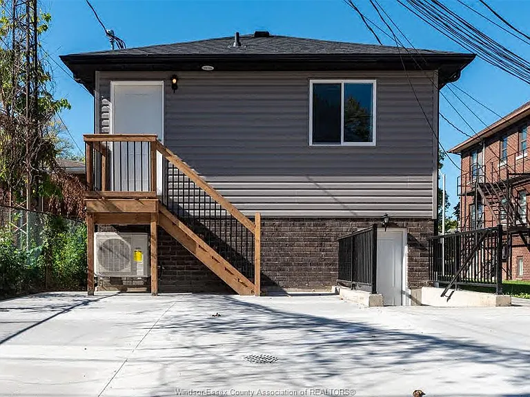 912 Hall Ave — Photo 10