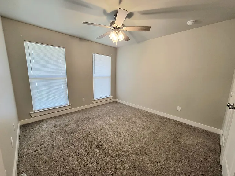 3316 Viola Ave — Photo 11