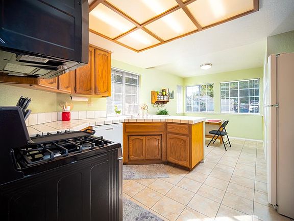 5th image of 8176 Montevina Dr