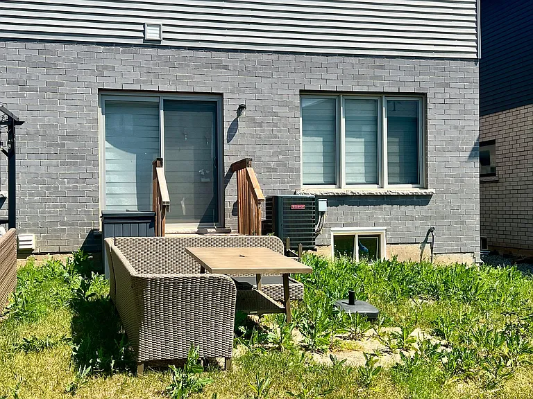 76 William St — Photo 18