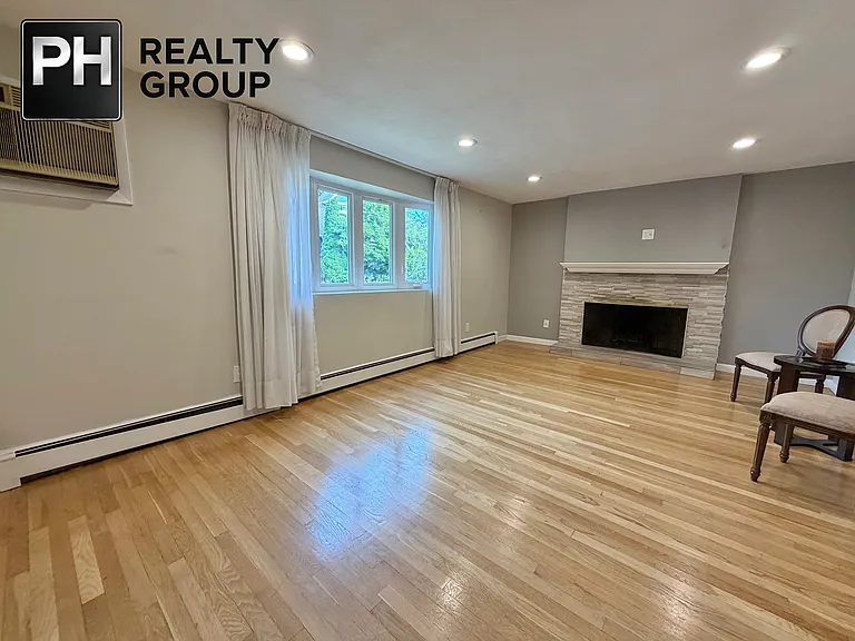 39-41 Townly Rd #1 — Photo 3