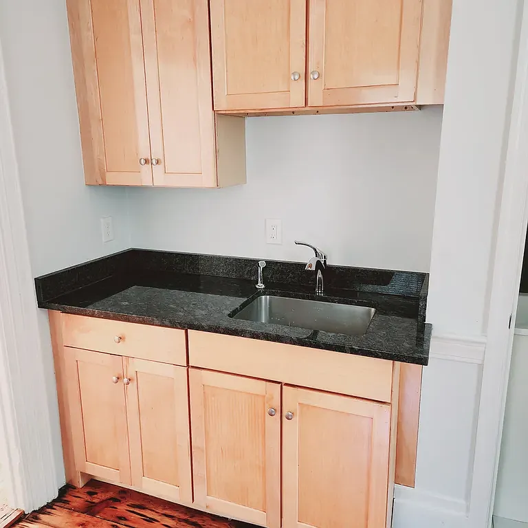 83 E Main St — Photo 1