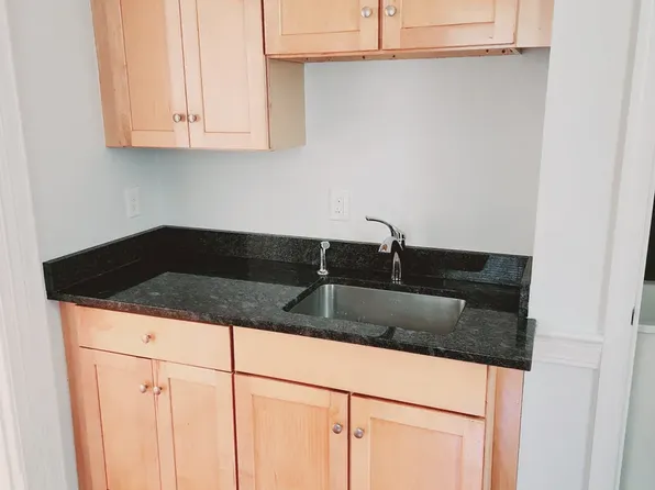 83 E Main St APT 3, Marlborough, MA 01752