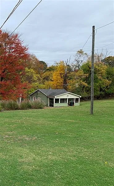 586 Twin Oak Dr photo 1