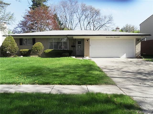 1st image of 34900 Grove Dr