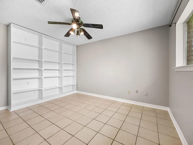 2211 Turtle Creek Dr — Photo 16