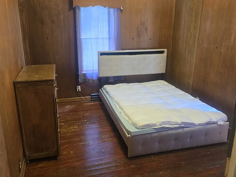 1st floor Gest Bedroom