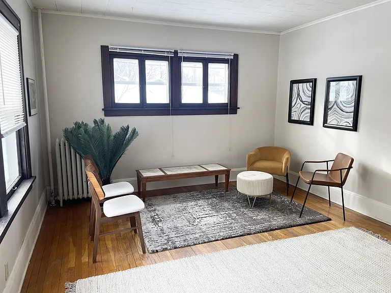 1516 Grand Apartments — Photo 11