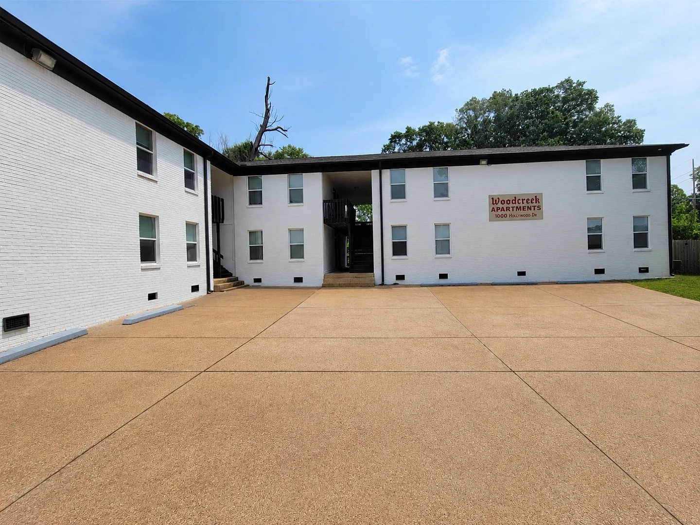 1000 Hollywood Dr - Apartment 7 — Photo 4