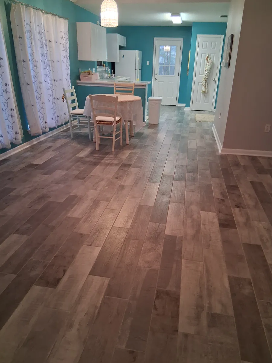 Great room - 2010 Teal St