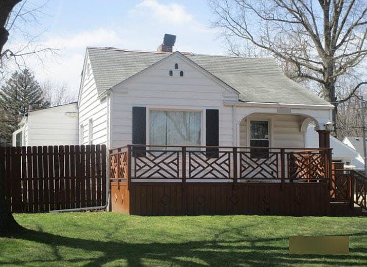 2nd image of 5913 Adelaide Dr