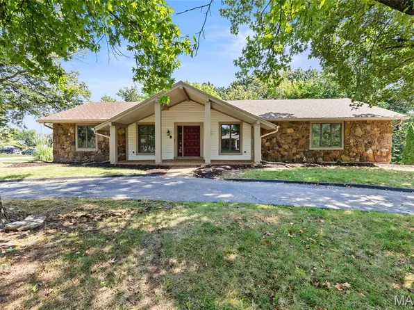1 Bluff View Ct, Saint Charles, MO 63303