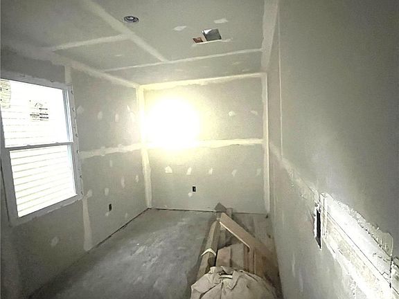 2nd image of 17 California St
