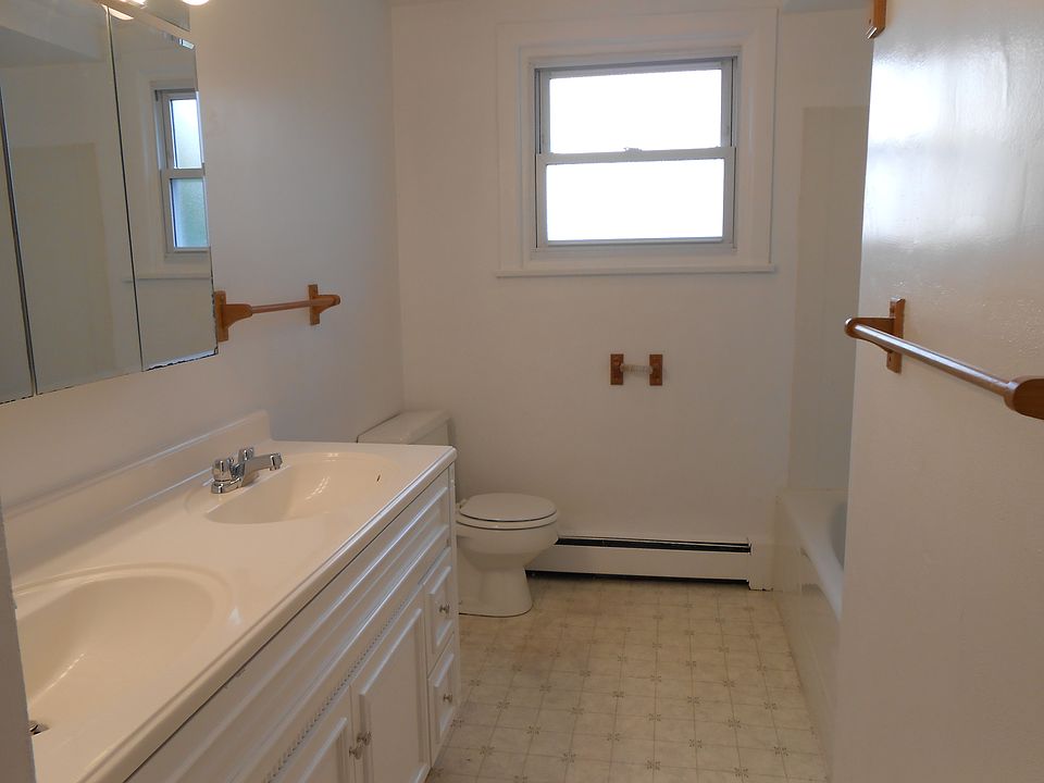 2nd image of 226 Hartley Rd APT 1