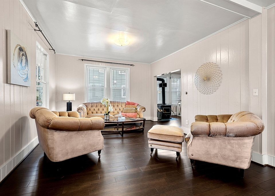 52 Spring St, Wakefield, MA 01880 Zillow