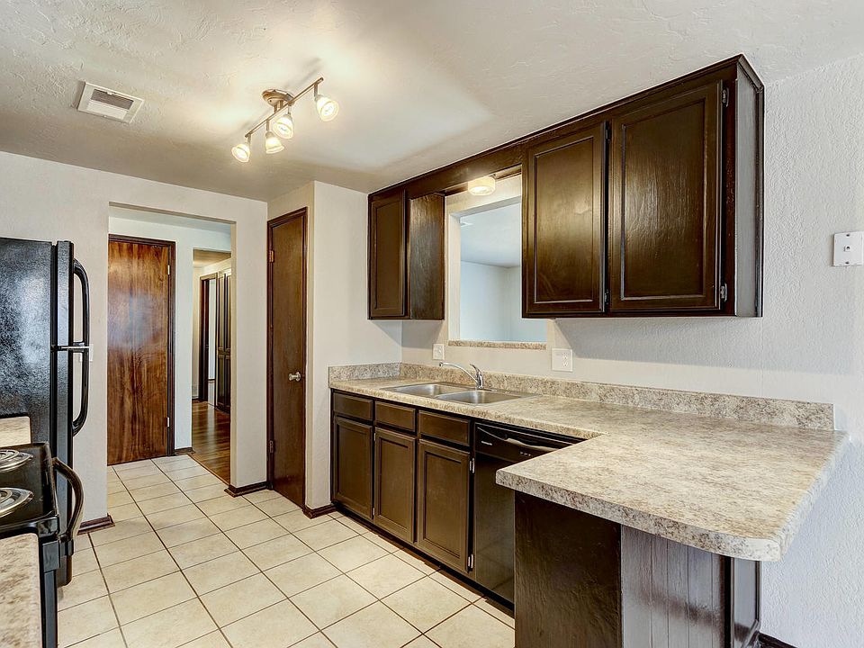 1st image of 974 Castlebury Mansion