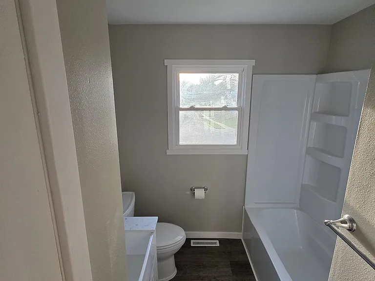 1612 Butterfield Rd — Photo 21