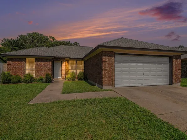 6210 Valley Forge Ct, Arlington, TX 76002