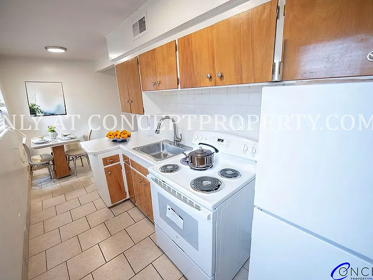 227 E St — Photo 65