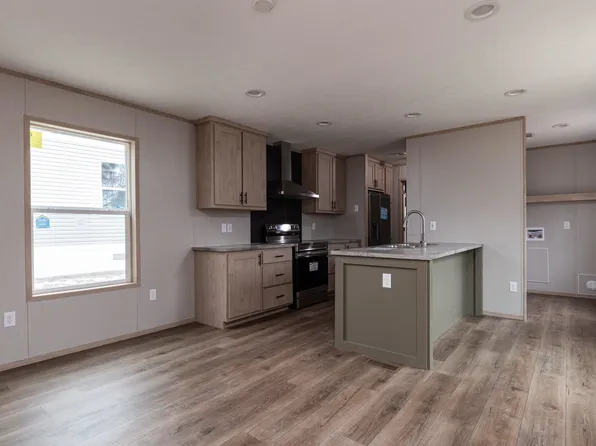 78 Ethans Way, Bennington, VT 05201