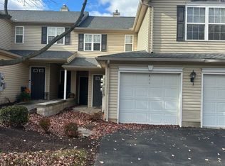 211 Sparrow Rd, Hummelstown, PA 17036