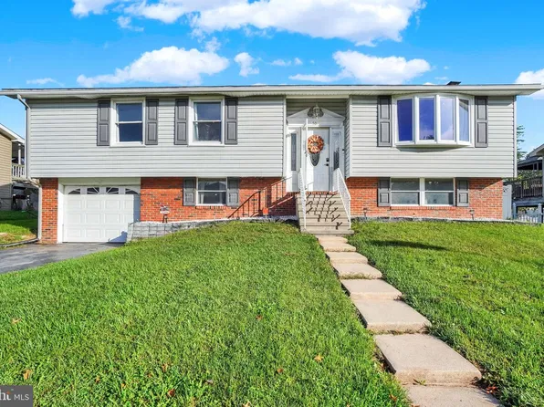 507 Oakwood Dr, Dover, PA 17315