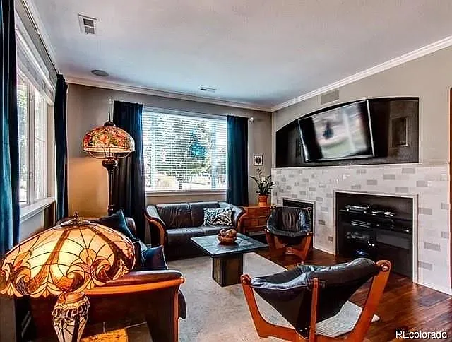 3 bed, 2.5 bath, 1798 sqft, $2,975 — Photo 3