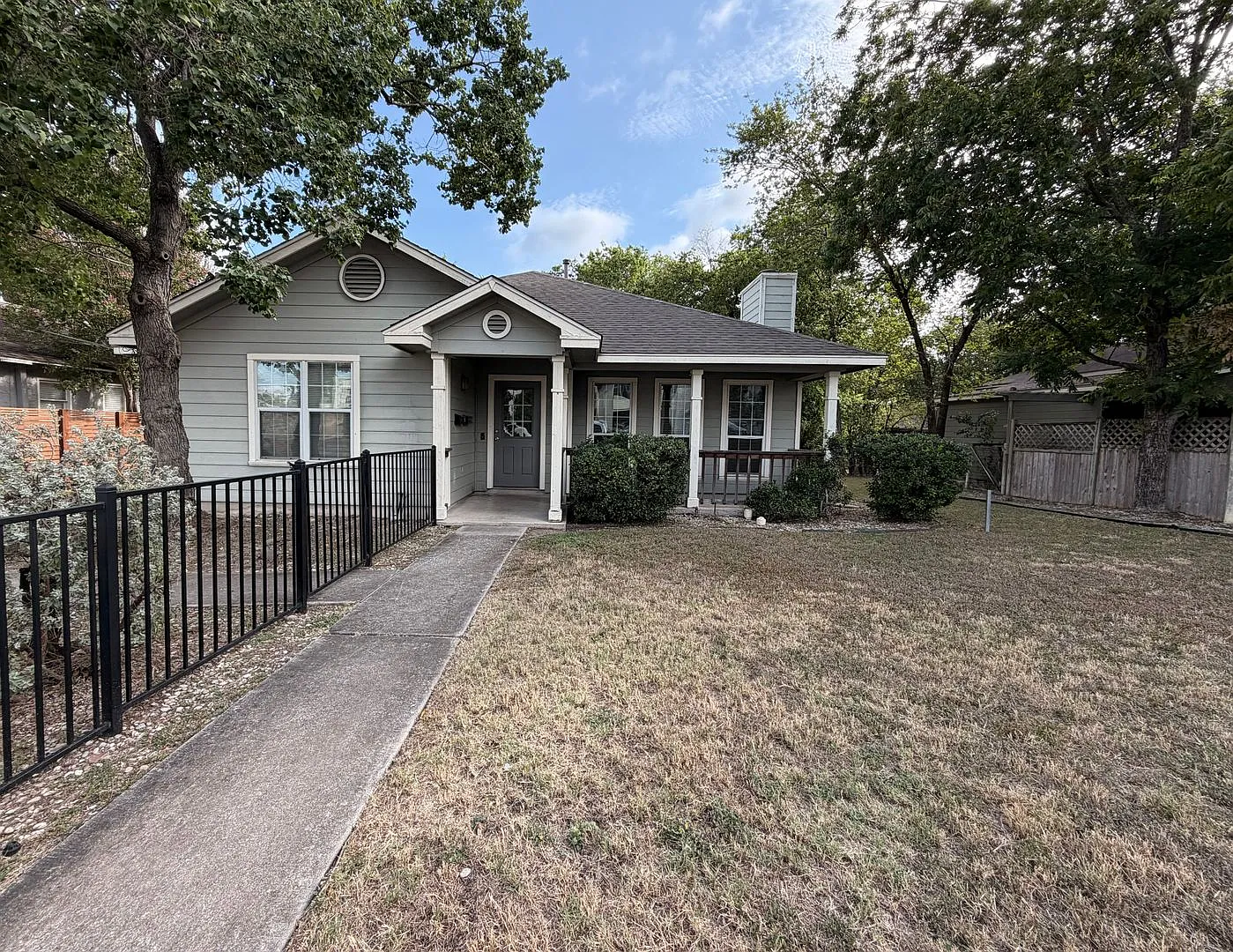 4/2 House - North of UT/Rosedale — Photo 1