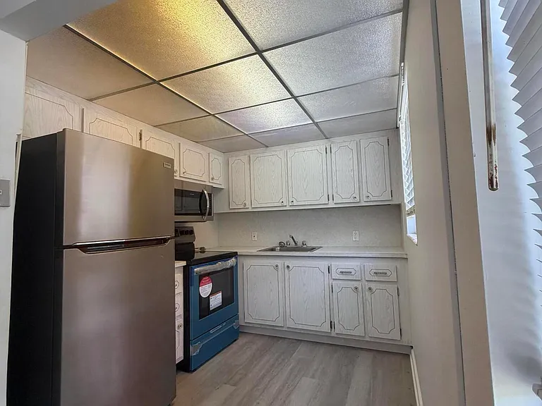 266 Brighton Dr E #G — Photo 7