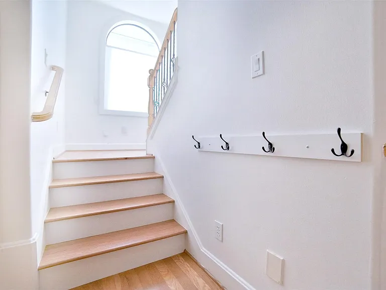 2410 Dorrington St #C — Photo 20