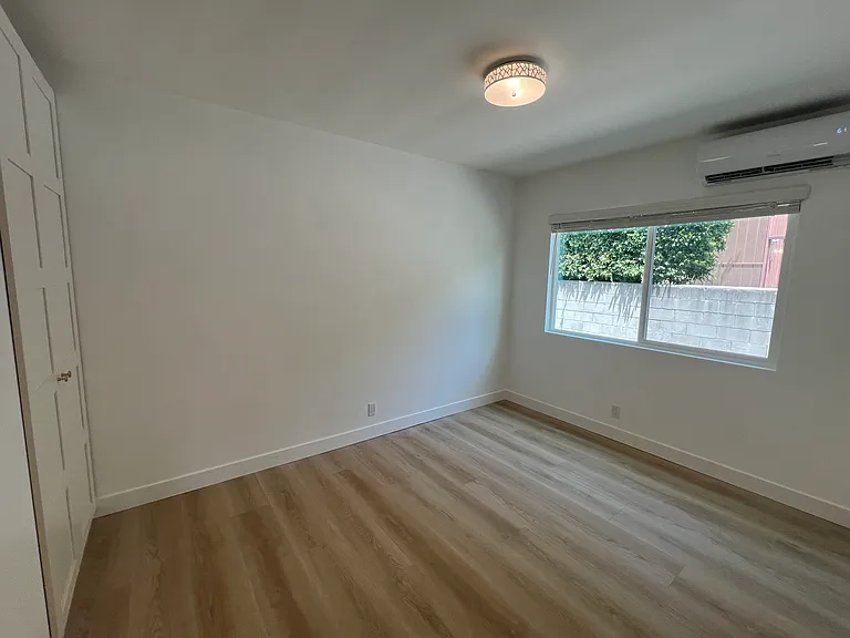 151 N Wilson Ave #2 — Photo 7
