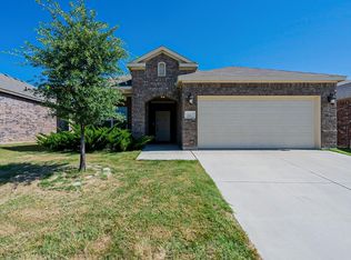312 Emerald Creek Dr, Fort Worth, TX 76131