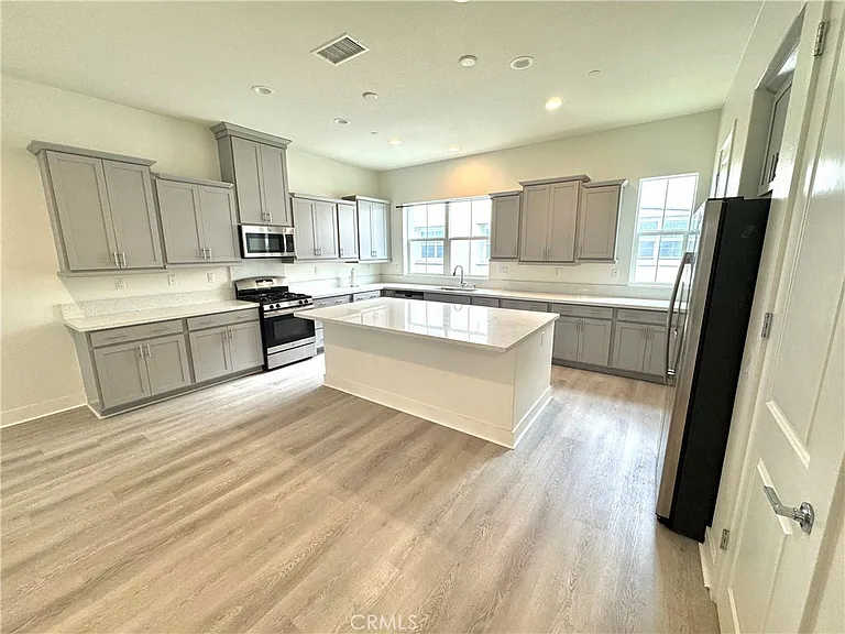 15936 Ellington Way — Photo 13