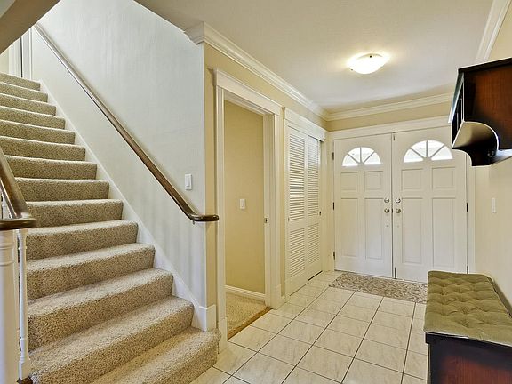 3rd image of 1815 Greencreek Dr