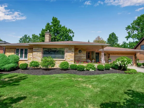 226 E Treehaven Rd, Cheektowaga, NY 14215