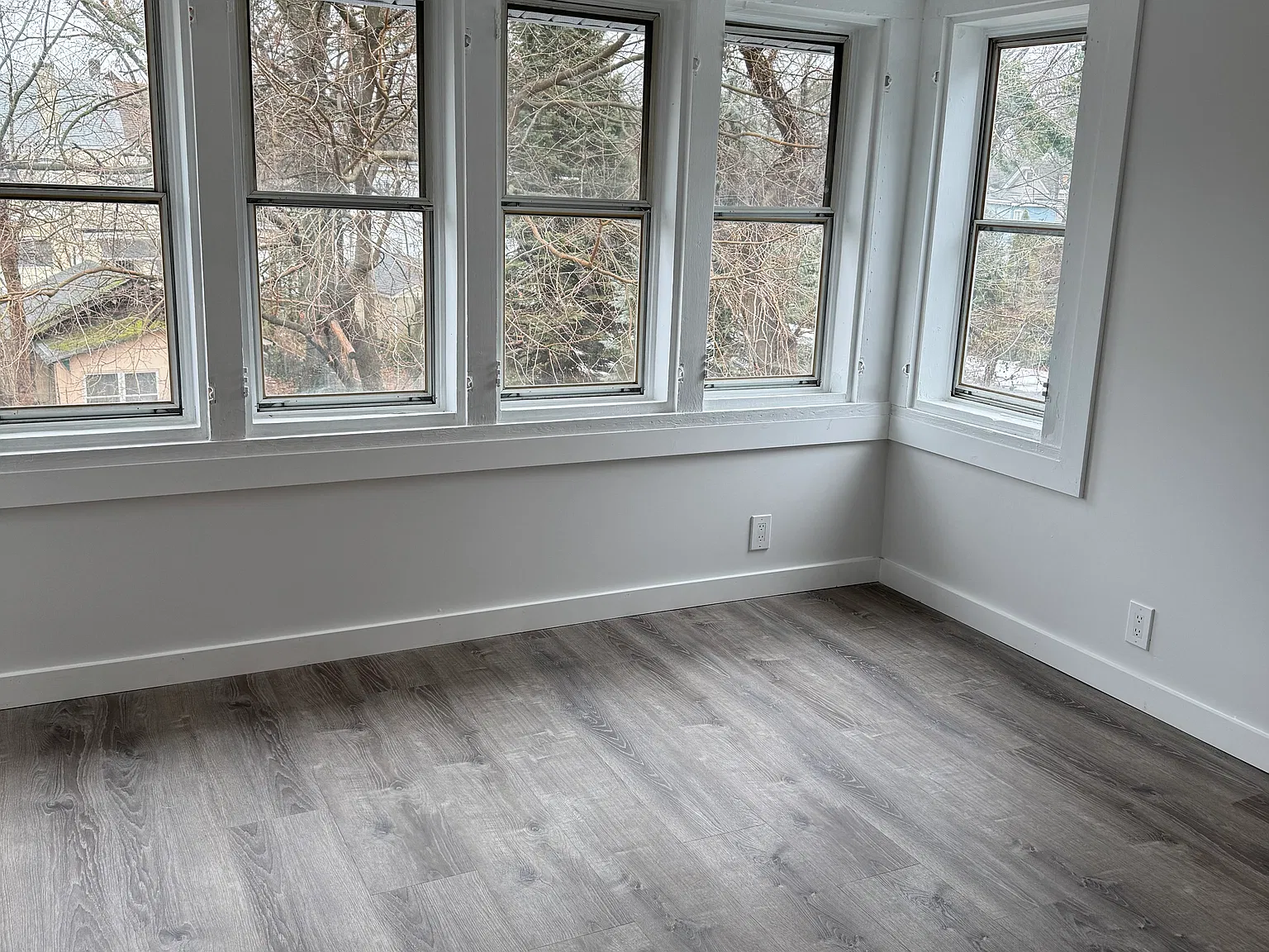 42 N Cove Rd — Photo 3