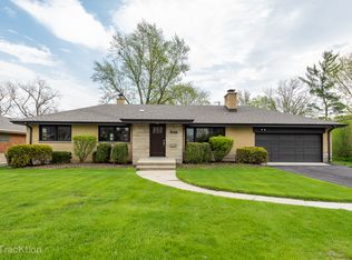 5831 Washington St, Downers Grove, IL 60516
