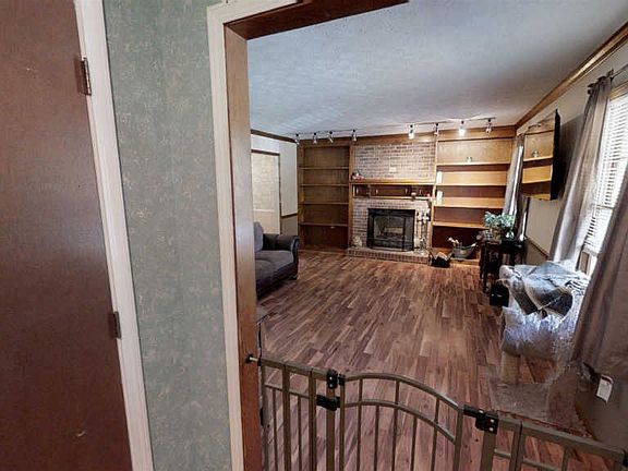 4th image of 2115 Pinella Dr