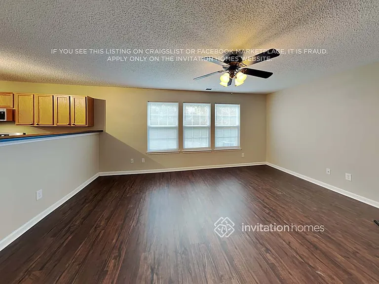 4403 Staffordshire Ln — Photo 7