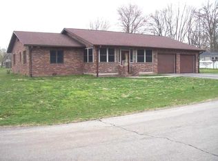 75 12th St SW, Linton, IN 47441