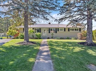 19 Colony Cir, Camillus, NY 13031
