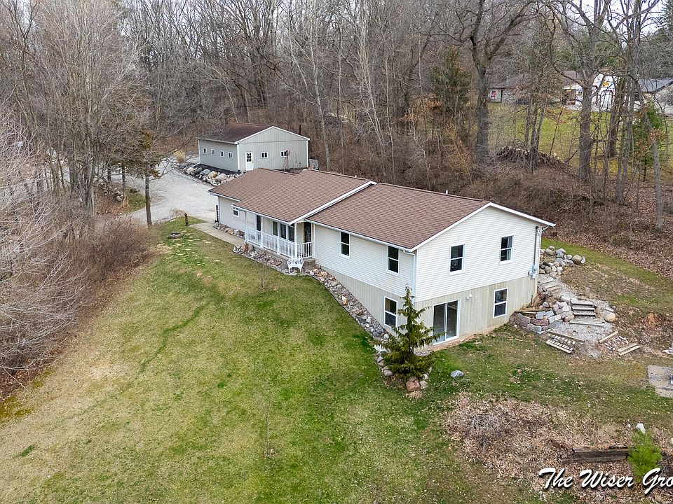 1st image of 2713 Hillcrest Dr