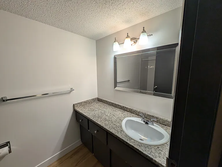 254 Beach Ave — Photo 13