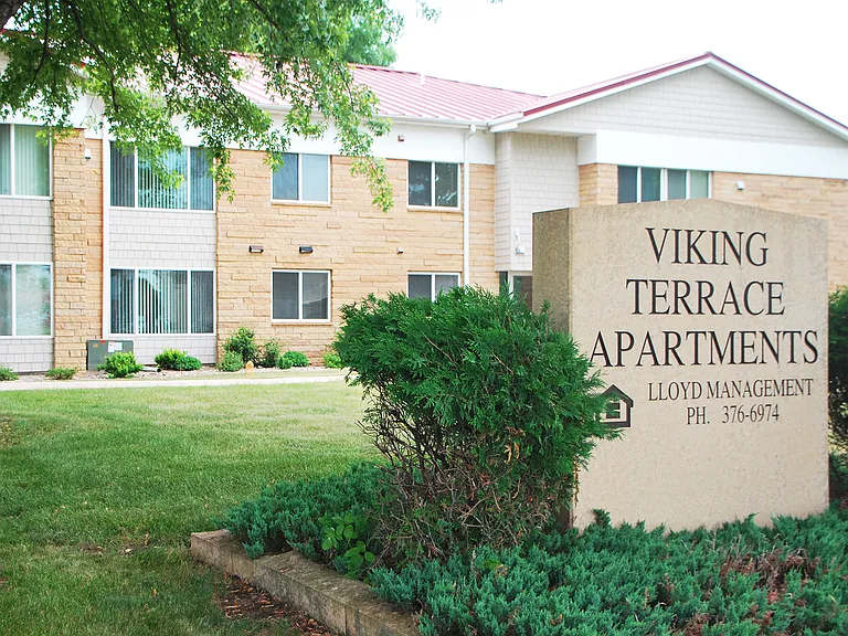 Viking Terrace Apartments — Photo 26