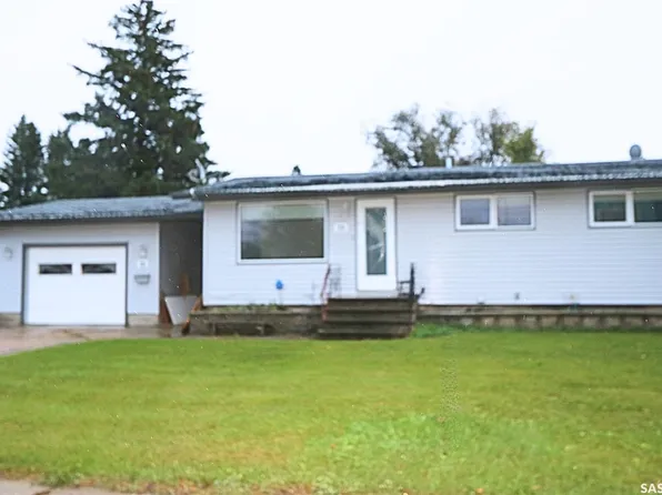 73 Canwood Crescent, Yorkton, SK S3N 2T8